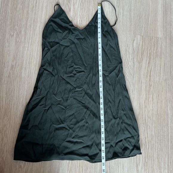 Aritzia Wilfred Free Vivienne Dress in Dark Green - Picture 12 of 12